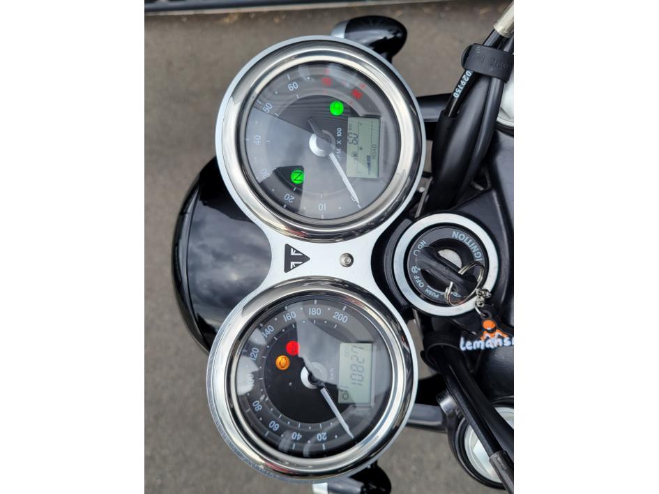 TRIUMPH Bonneville T120 Black