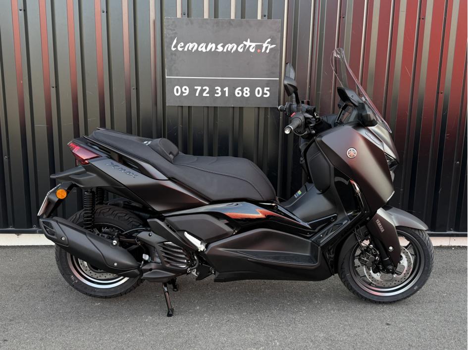 XMAX 125 TECH MAX +