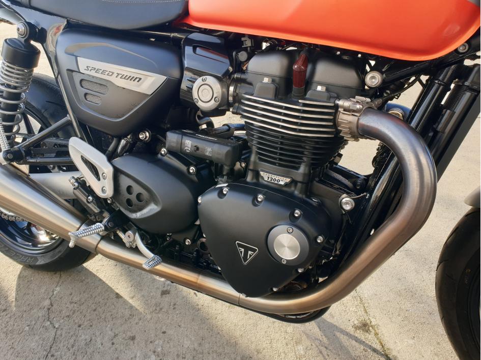 TRIUMPH SPEED TWIN 1200