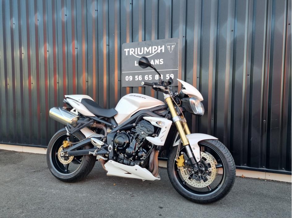 TRIUMPH STREET TRIPLE 675