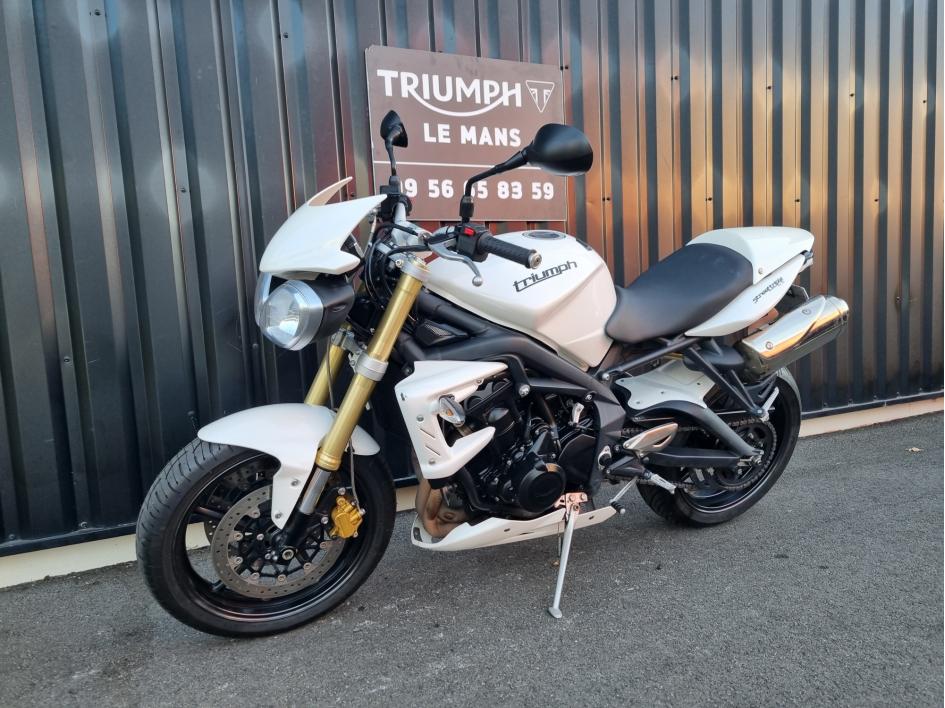 TRIUMPH STREET TRIPLE 675