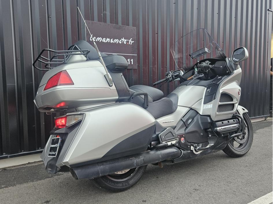 HONDA GL1800 GOLDWING