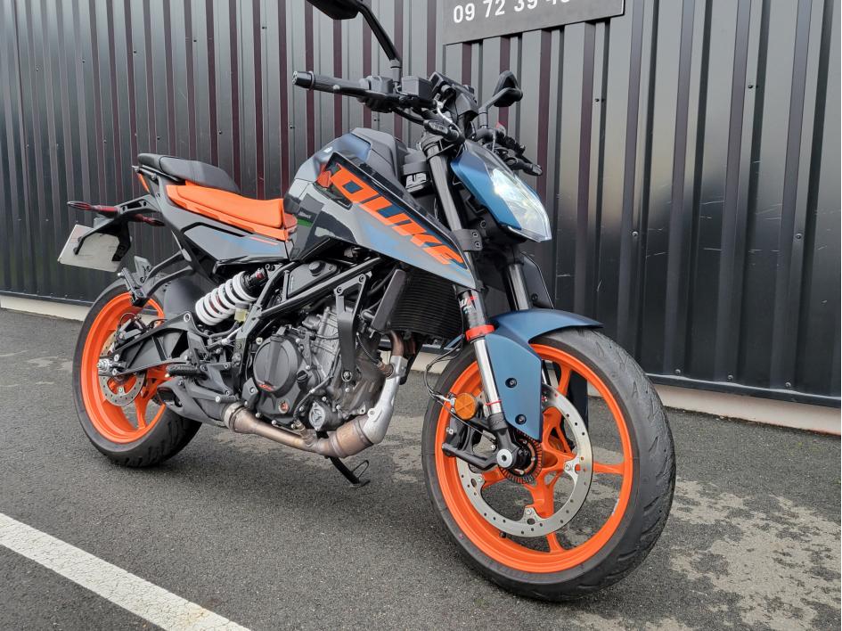 KTM 125 DUKE   SEULEMENT 1800 KILOMETRES