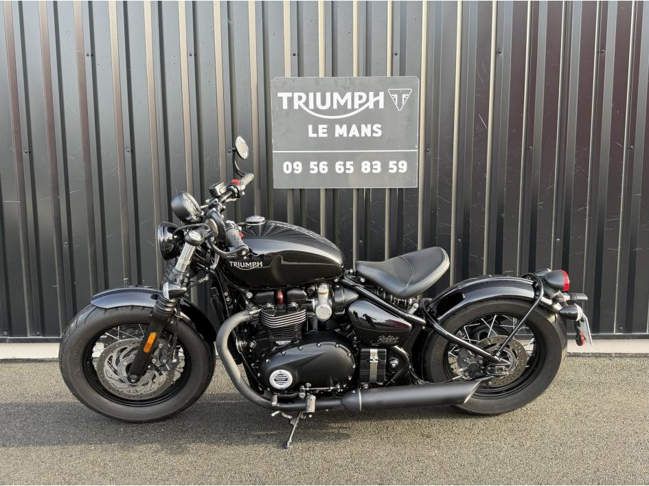 TRIUMPH BONNEVILLE BOBBER BLACK 1200