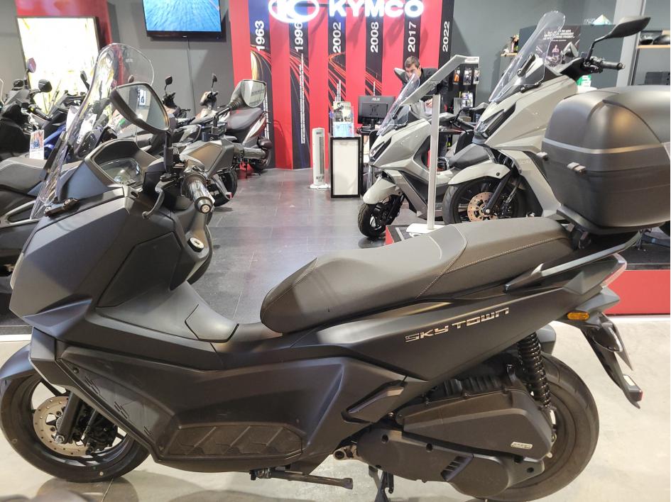 KYMCO skytown 125