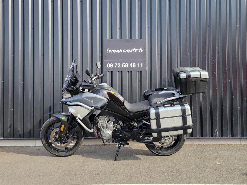 CF MOTO 800 MT sport rabaissé