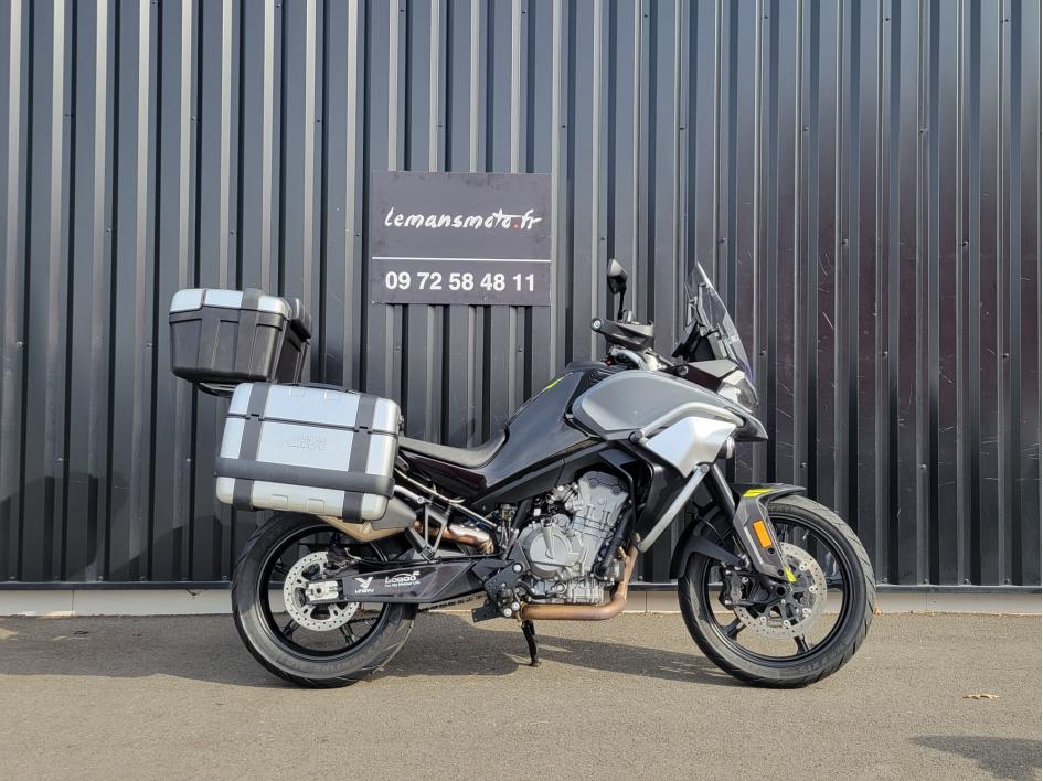CF MOTO 800 MT sport rabaissé