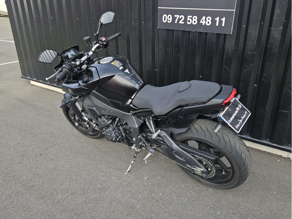 YAMAHA MT-10