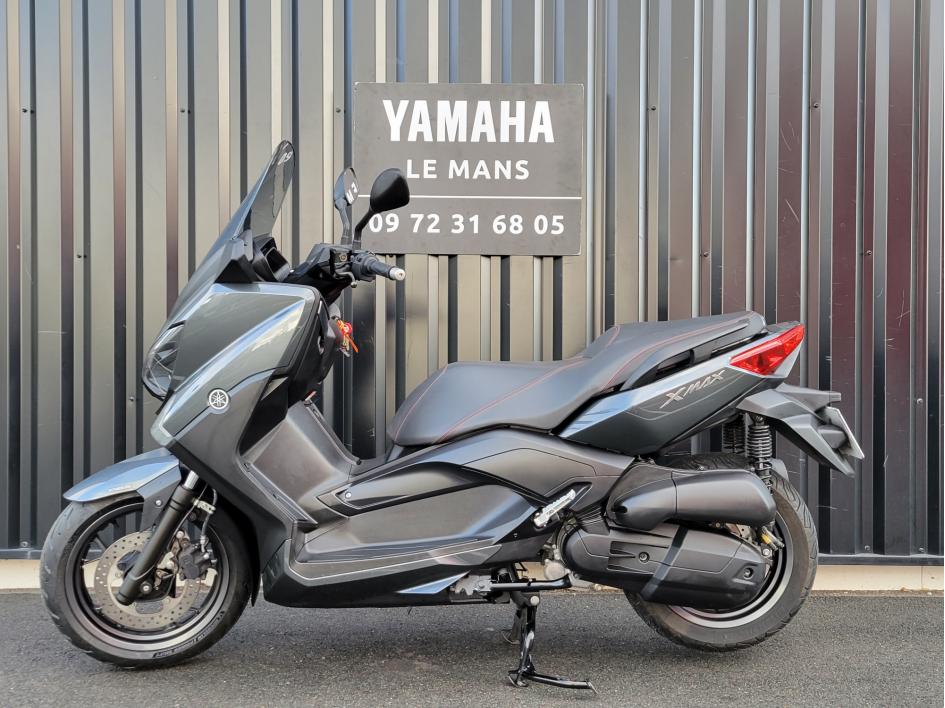 YAMAHA XMAX 125