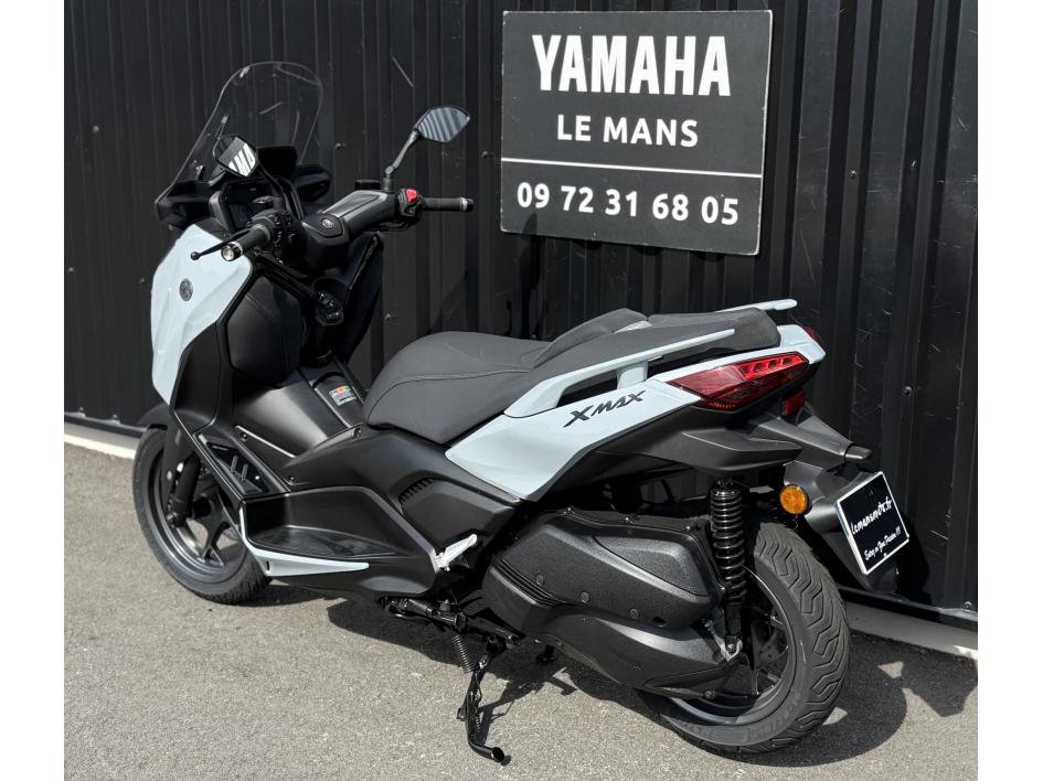 XMAX 300 TECH MAX +