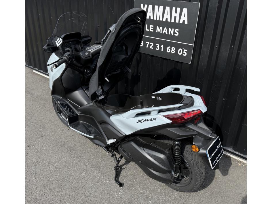 XMAX 300 TECH MAX +