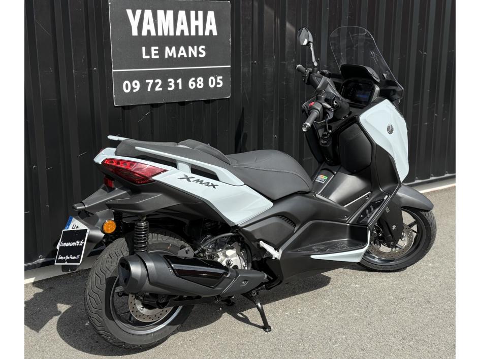 XMAX 300 TECH MAX +