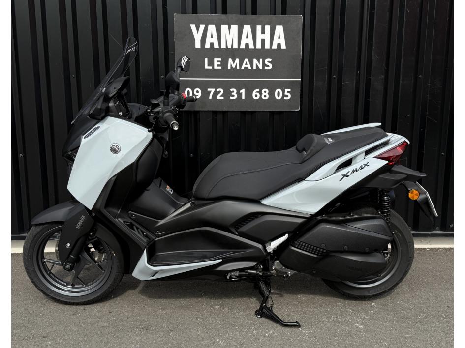 XMAX 300 TECH MAX +