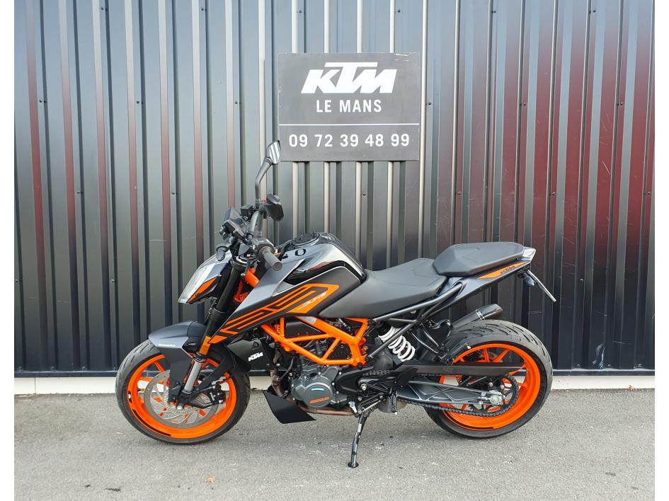 KTM 125 DUKE  SEULEMENT 2600 KILOMETRES