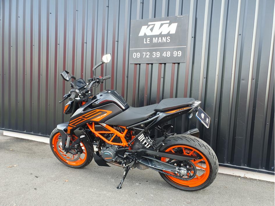 KTM 125 DUKE  SEULEMENT 2600 KILOMETRES
