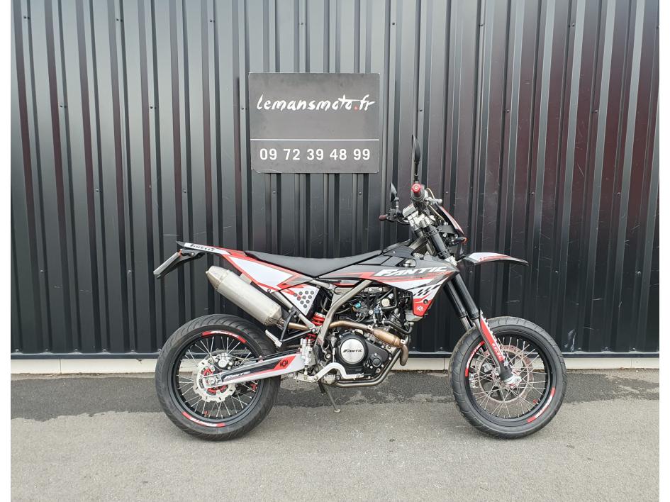 FANTIC XMF 125 SUPERMOTARD  1 ERE MAIN
