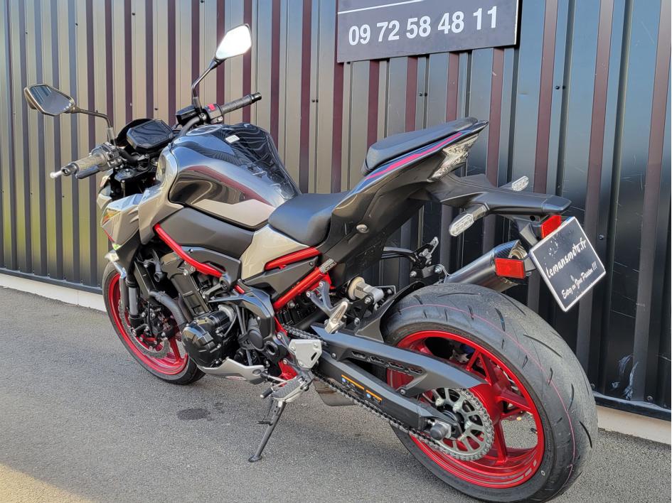 KAWASAKI Z 900